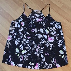 ⭐️Olive + Oak Lightweight Cami Tank B/W Floral